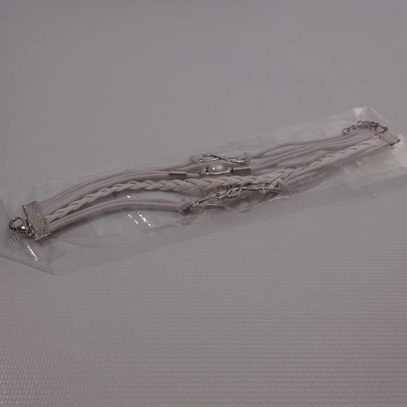 Heart Pearl Infinity Leather White Charm Bracelet - Picture 4 of 4